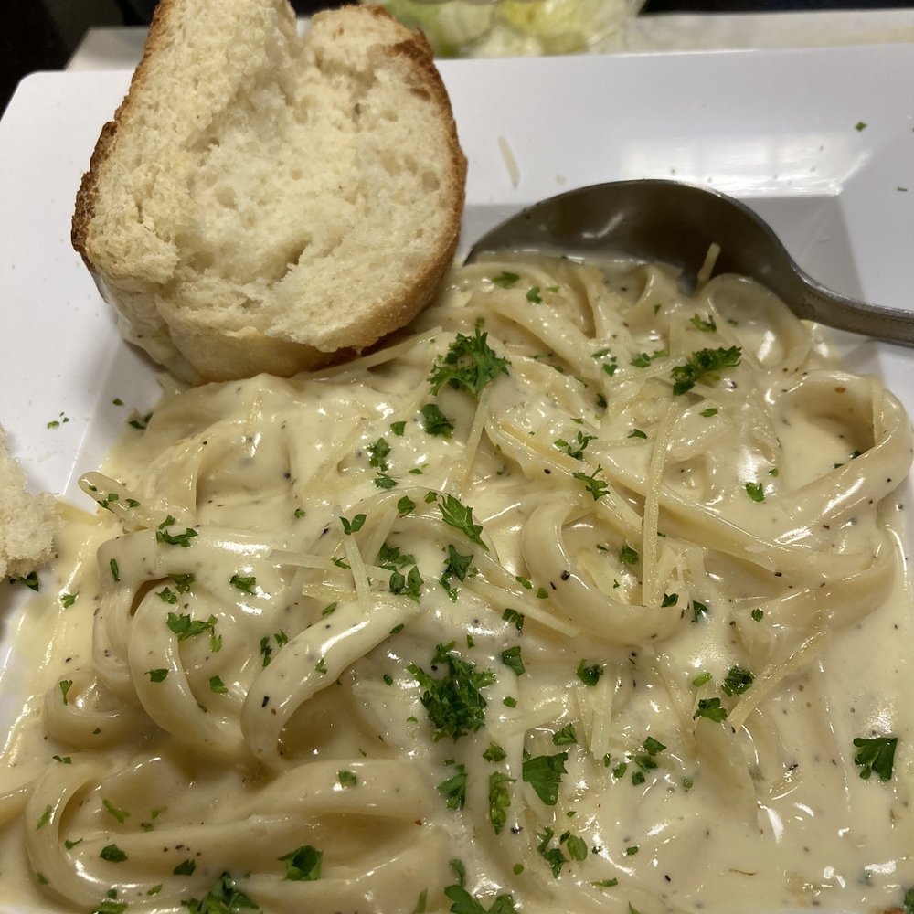 Cafe Amalfi - Fettuccine Alfredo - Italian Near Me - Sarasota, Florida Cafe Amalfi - Fettuccine Alfredo - Italian Near Me - Sarasota, Florida