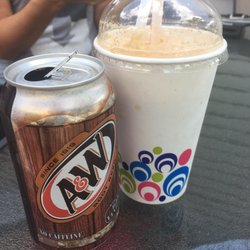 Scooper's Ice Cream Shoppe - Finally got my root beer float!