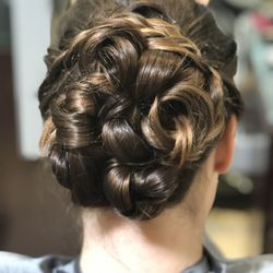 Elle Salon & Spa