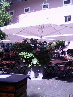 LEOPOLD Restaurant im Weingut von Winning by null