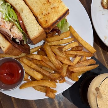 Full Belly - BLT with seafood salad - Breakfast & Brunch Near Me - Olmos Park, Texas Full Belly - BLT with seafood salad - Breakfast & Brunch Near Me - Olmos Park, Texas