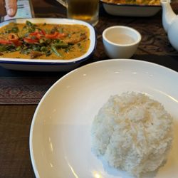 Five Spice Lochergut - Crispy duck in red curry