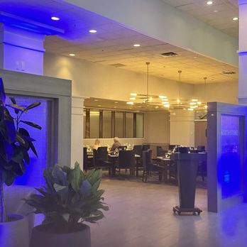 North Stone kitchen - Main dining room - Bars Near Me - Rochester, Minnesota