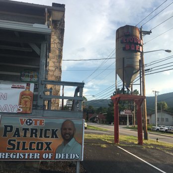 The Liquor Barn - Beer, Wine & Spirits Near Me - Caryville, Tennessee