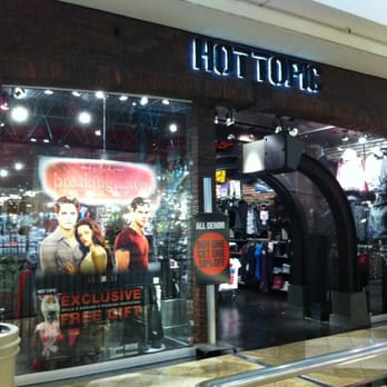 Hot Topic - Accessories Near Me - Langhorne, Pennsylvania