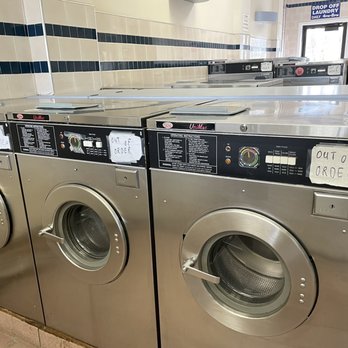 Westgrove Coin Laundry - Majority of the washer and dryer's were out of order. The place is filthy. I walked in and walked out. - Laundromat Near Me - Westmont, Illinois