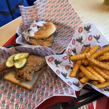 Howlin' Ray's - Chicken sandwich, quarter chicken and fries! - Southern Near Me - Pasadena, California Howlin' Ray's - Chicken sandwich, quarter chicken and fries! - Southern Near Me - Pasadena, California