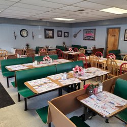 Linda's Old Furnace Restaurant - Inside seating. Spacious and welcoming