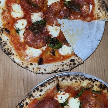 Robertas - Bee sting x2 - Pizza Near Me - New York, New York Robertas - Bee sting x2 - Pizza Near Me - New York, New York