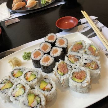 Tokyo Sushi - Lunch sushi set with spicy tuna, salmon and California roll - Sushi Bars Near Me - Toronto, Ontario Tokyo Sushi - Lunch sushi set with spicy tuna, salmon and California roll - Sushi Bars Near Me - Toronto, Ontario