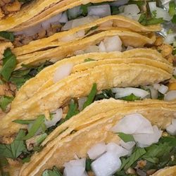 Tacos El Trivi - Chicken tacos