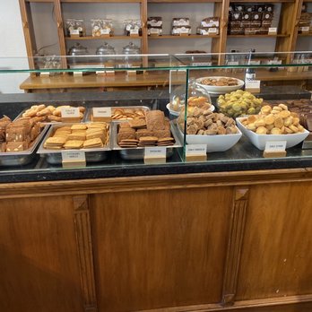 Maison Dandoy - Bakeries Near Me - Brussels, BRU Maison Dandoy - Bakeries Near Me - Brussels, BRU