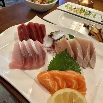 EAT'S SUSHI - Sushi Bars Near Me - Costa Mesa, California