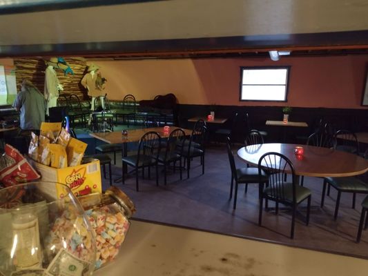 Gino's Pizza by null