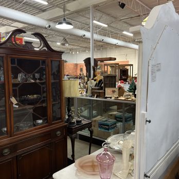 Picker Place Market - Antiques Near Me - Tampa, Florida Picker Place Market - Antiques Near Me - Tampa, Florida