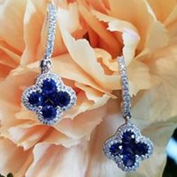 Beautiful Sapphire & Diamond earrings!