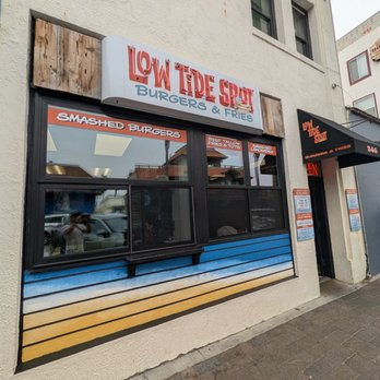 Low Tide Spot - Outside - Burgers Near Me - Pismo Beach, California