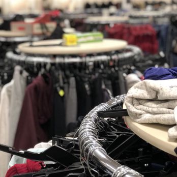 Nordstrom Rack - Department Stores Near Me - Lyndhurst, Ohio