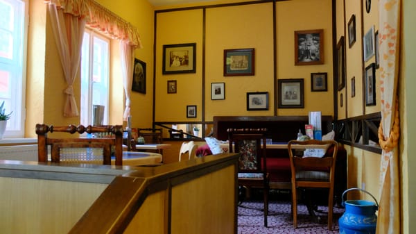 Café to Roland by null