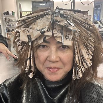 Ogle School - Saraiyah has a unique type of foil. She must have used 60-80 of foil - Cosmetology Schools Near Me - Denton, Texas