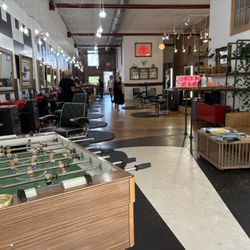 Rock's Bar and Hair Shop - Cool vibe