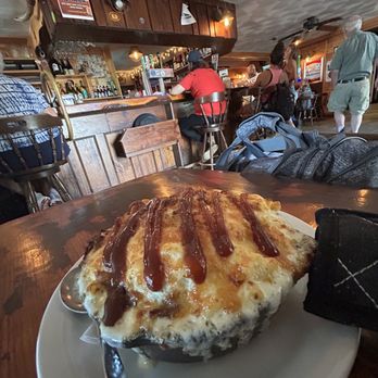 Poor People's Pub - Pulled Pork Mac & chz - Pubs Near Me - New Shoreham, Rhode Island Poor People's Pub - Pulled Pork Mac & chz - Pubs Near Me - New Shoreham, Rhode Island