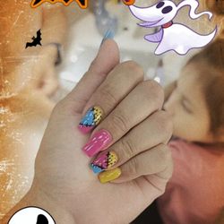 D & T Nails & Spa - Nightmare before Christmas