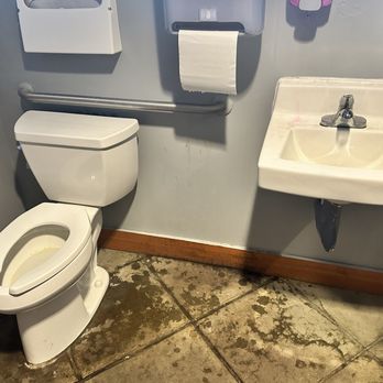 Rainbow Run Putting Course - Bathroom was dirty and not smelling good. - Mini Golf Near Me - Redmond, Washington Rainbow Run Putting Course - Bathroom was dirty and not smelling good. - Mini Golf Near Me - Redmond, Washington