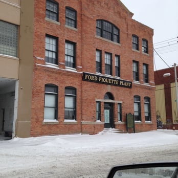 Backseat Detroit Tours - The birthplace of American automotive manufacturing - Tours Near Me - Detroit, Michigan