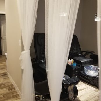 Lúa Nail Spa - Private pedicure room - Nail Salons Near Me - Odenton, Maryland