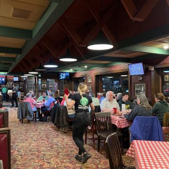 Cloverleaf Bar & Restaurant - Dining area - Pizza Near Me - Eastpointe, Michigan