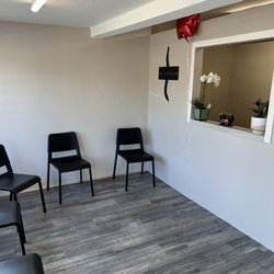 Iron Chiropractic - Patient waiting area.