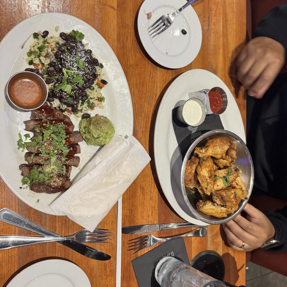 Cover 3 - Round Rock - Flat iron tacos and chipotle ranch wings - Sports Bars Near Me - Round Rock, Texas