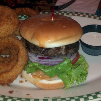 Barney's Beanery - Juicy Lucy and onion rings - Breakfast & Brunch Near Me - Santa Monica, California