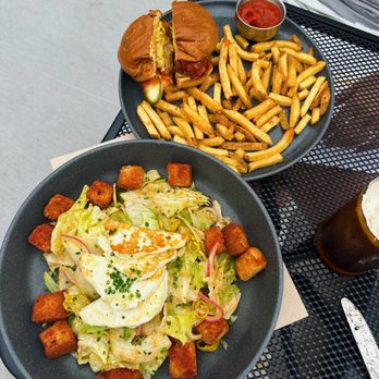 Goose Island Salt Shed Pub - Brewpubs Near Me - Chicago, Illinois