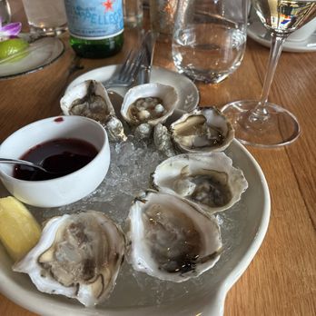 Oak & Reel - East and west coast oysters. Messy and gritty and not great. - Italian Near Me - Detroit, Michigan Oak & Reel - East and west coast oysters. Messy and gritty and not great. - Italian Near Me - Detroit, Michigan