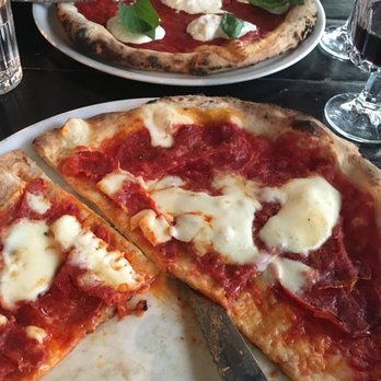 Il Posto - Diavola pizza (near) a burrata and basil pizza (far).  Both excellent. - Pizza Near Me - Paris, 75