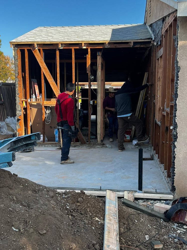 Slide of Lake House Builders