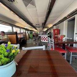 30 Burgers - Seating