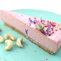 Wegeguru - Cashew cake