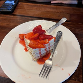 LongHorn Steakhouse - Strawberries & Cream Shortcake - Steakhouses Near Me - Davenport, Florida LongHorn Steakhouse - Strawberries & Cream Shortcake - Steakhouses Near Me - Davenport, Florida