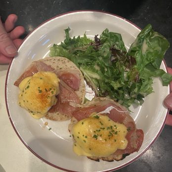 Rhett - Eggs Benedict - Breakfast & Brunch Near Me - Savannah, Georgia