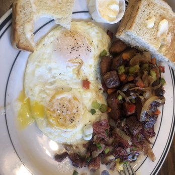Mimi's Cafe - Corned Beef Brisket Hash & Eggs - Breakfast & Brunch Near Me - Henderson, Nevada