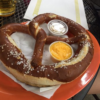 Resi's Bierstube Restaurant - German Near Me - Chicago, Illinois Resi's Bierstube Restaurant - German Near Me - Chicago, Illinois