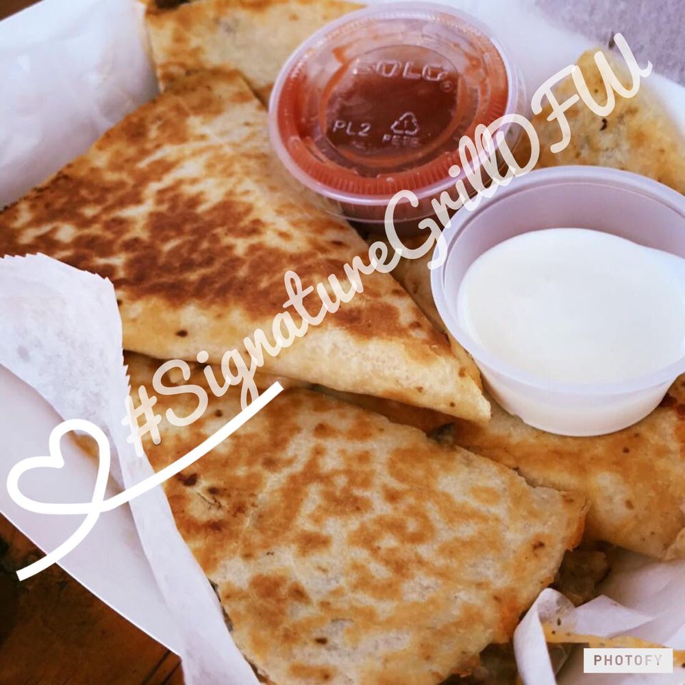 Signature Grill Food Truck Logo