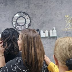 Yusi’s Beauty Salon