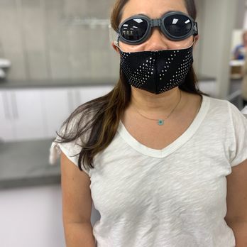 Feinerman Vision - This pic was taken right after my procedure. If you can't tell, I am smiling. The whole surgery takes about 5-7 mins. Yay! - Optometrists Near Me - Newport Beach, California