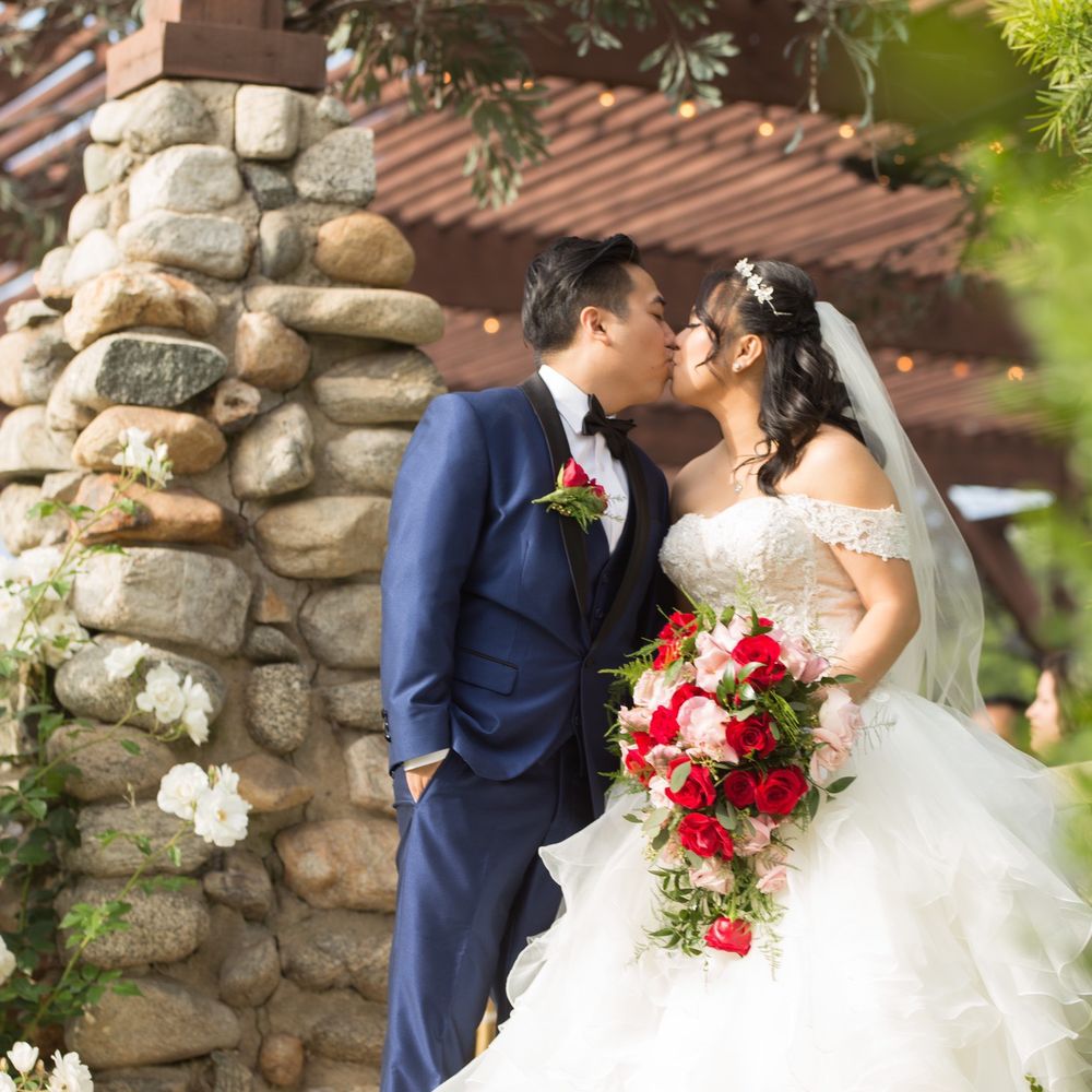 Tutta Bella Florist - bride & groom - Florists Near Me - Rancho Cucamonga, California Tutta Bella Florist - bride & groom - Florists Near Me - Rancho Cucamonga, California