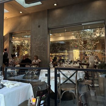 Il Pastaio - Ambience - Italian Near Me - Beverly Hills, California
