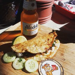 Birrieria Montana - Quesdaillas Hecho a Mano